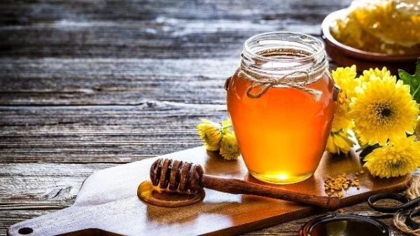 فوائد العسل للوجه وللتخلص من آثار الندبات المزعجة
