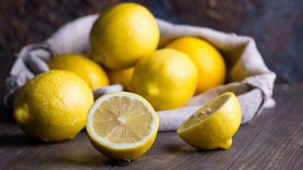 كيف يساعدكِ الليمون في علاج التعرق المفرط؟