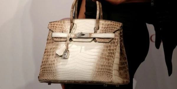 حقيبة Himalaya Birkin من Hermès تباع بـ380,000 دولار