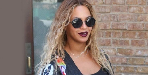 ماذا ارتدت النجمات هذا الأسبوع؟
Beyoncé تنسّق الألوان على طريقتها الخاصّة