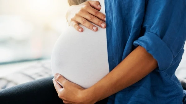 ما هي اعراض الولادة المبكرة واسبابها؟