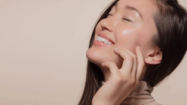 بالفيديو، تقنيات يابانية لغسل الوجه، تزوّدكِ ببشرة مشرقة
