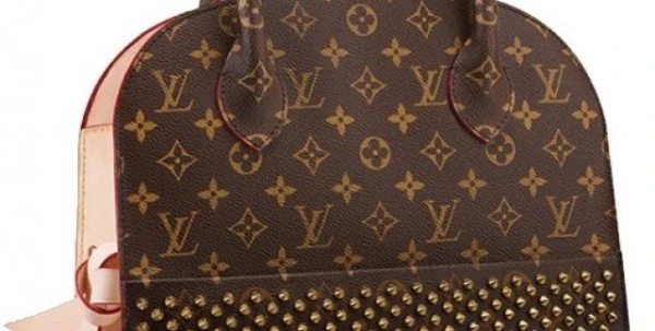 حقيبة Louis Vuitton x Christian Louboutin
ترافق يوميّات النجمات