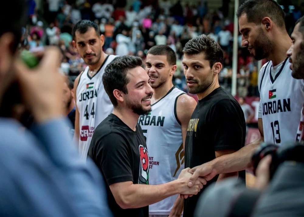 الاميرة رجوة الحسين والأمير حسين مباراة منتخب الأردن لكرة السلة