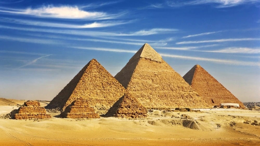 اشهر المعالم السياحية في الوطن العربي - أهرامات الجيزة في مصر