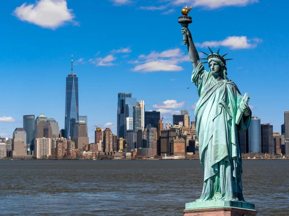 اشهر المعالم السياحية في العالم - النصب التذكاري الوطني لتمثال الحرية في نيويورك