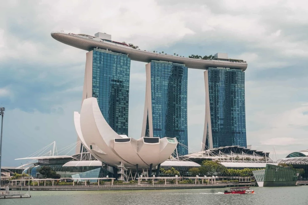 اشهر المعالم السياحية في العالم - مارينا باي ساندز في سنغافورة 