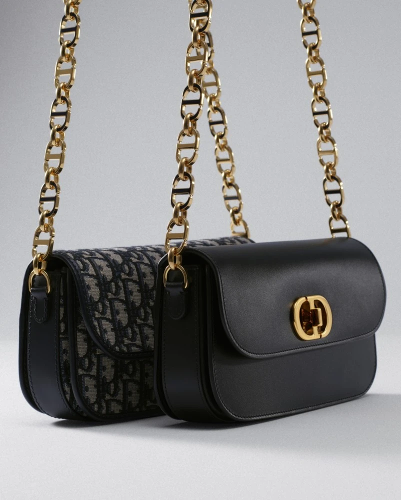 Dior تعيد ابتكار حقيبة  30Montaigne Avenue بحجم صغير