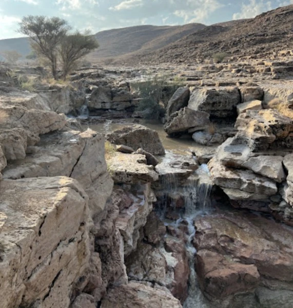 اماكن سياحية في تنومة- شلال الدهناء Al Dahna Waterfall في تنومة