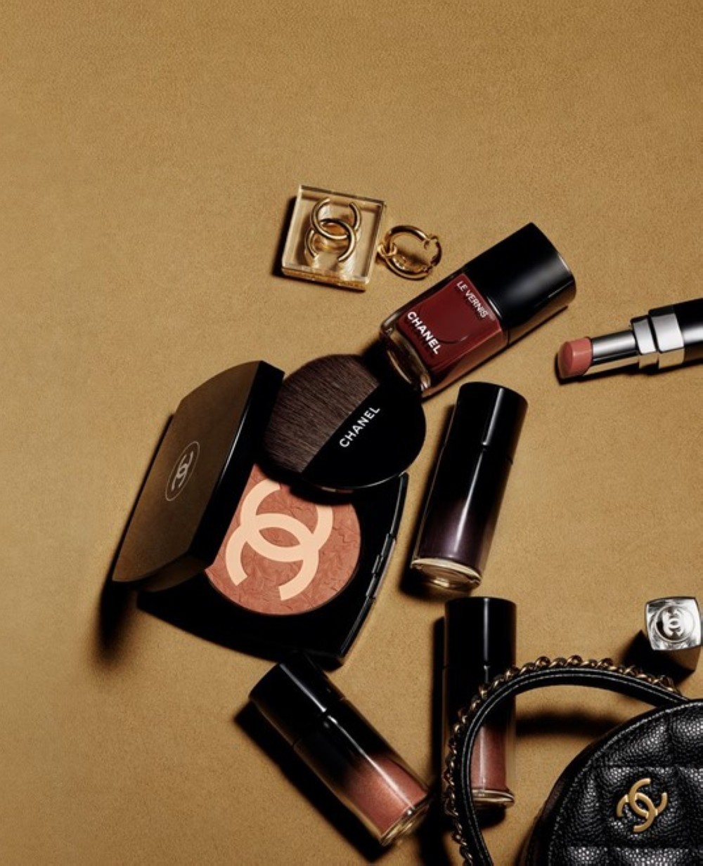 شانيل تطلق مجموعة مكياج Equinoxe de Chanel لخريف وشتاء 2023 - 2024