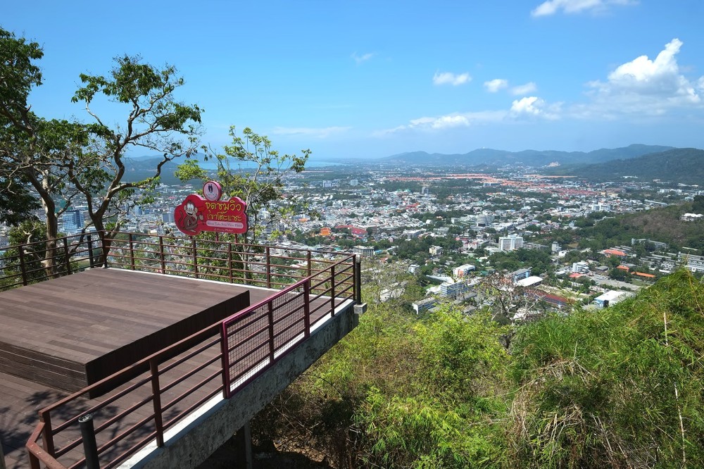اماكن سياحية في بوكيت تايلاند- السياحة في بوكيت-تل القرودPhuket Monkey Hill
