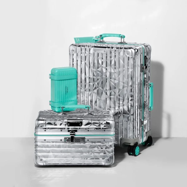 Rimowa تتعاون مع .Tiffany & Co لإطلاق مجموعة من حقائب السفر للمقتنيات الثمينة
