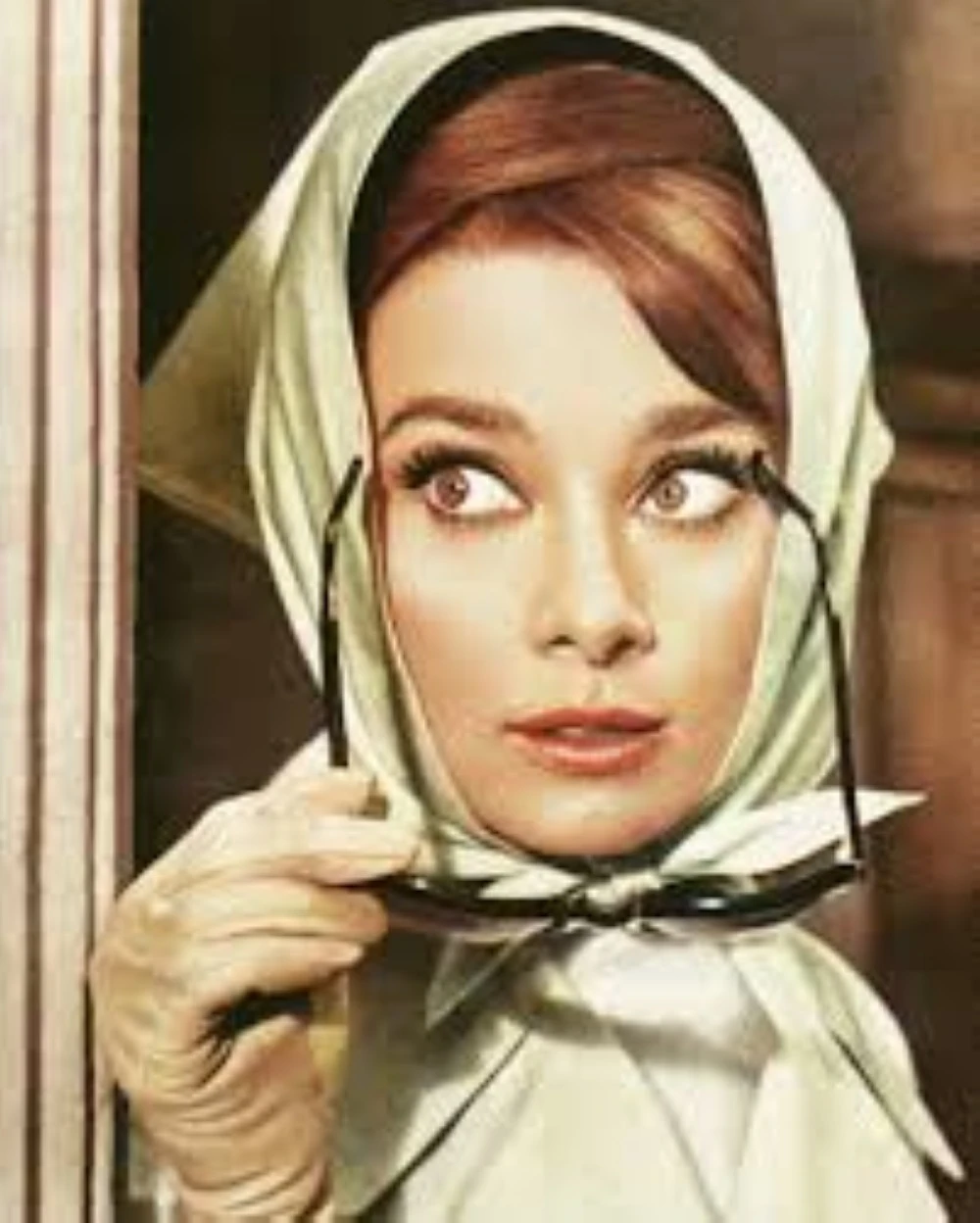 Audrey Hepburn - وشاح - شال - موضة 