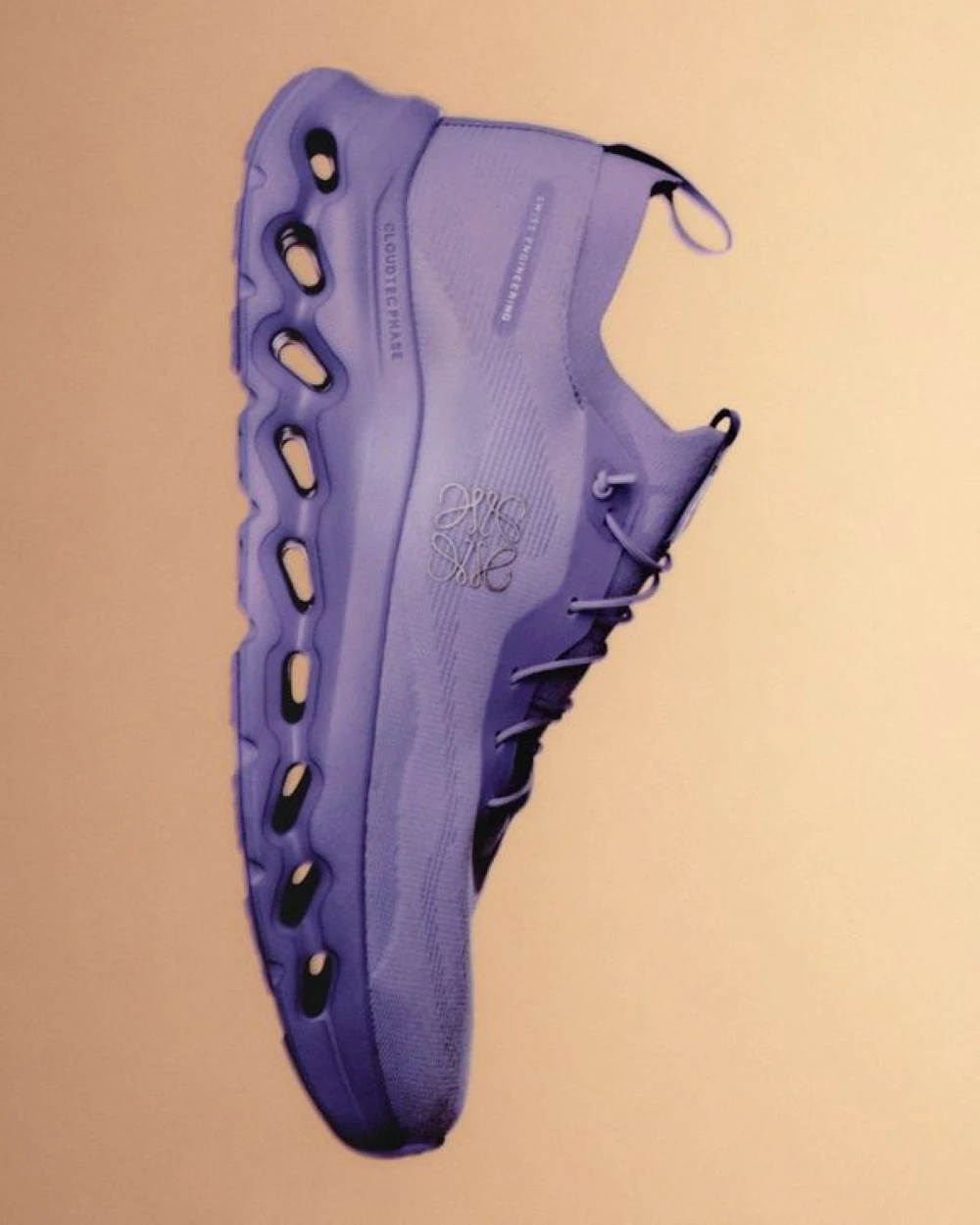 حذاء Cloudtilt الرياضي من لويفي وOn