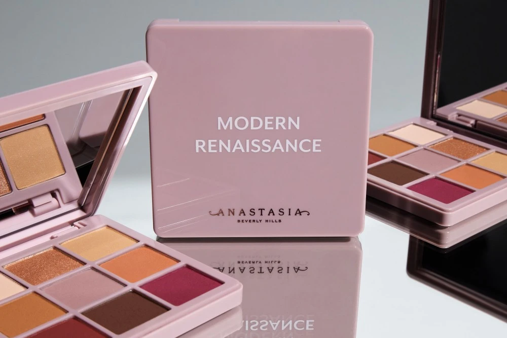 مجموعتي ظلال العيون الشهيرتين Modern Renaissance وSultry 