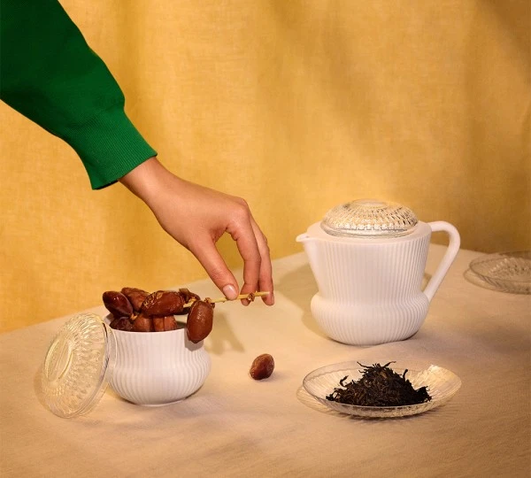 مجموعة Saint-Louis الجديدة: ثنائيّة عصرية بين الشاي والكريستال للحظات لا تُنسى