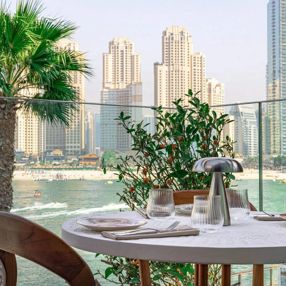 اجدد مطاعم فاخرة في دبي تستحقّ التجربة مع بداية عام 2023. لا تفوتكِ زيارتها!