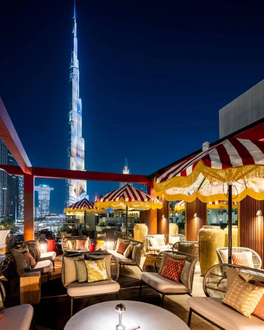 اجدد مطاعم فاخرة في دبي تستحقّ التجربة مع بداية عام 2023. لا تفوتكِ زيارتها!