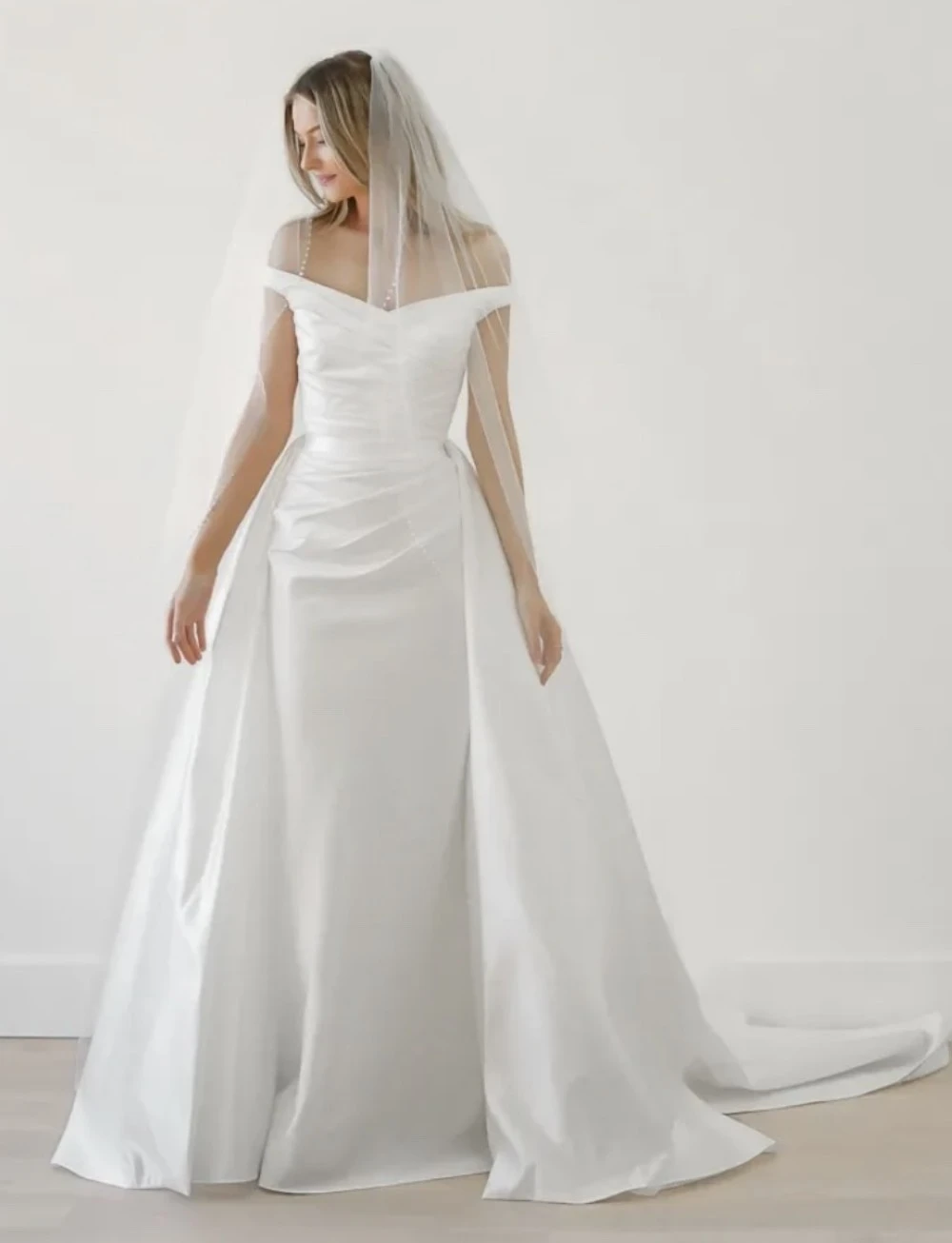 كيفية اختيار طرحة عروس بحسب شكل فستان الزفاف