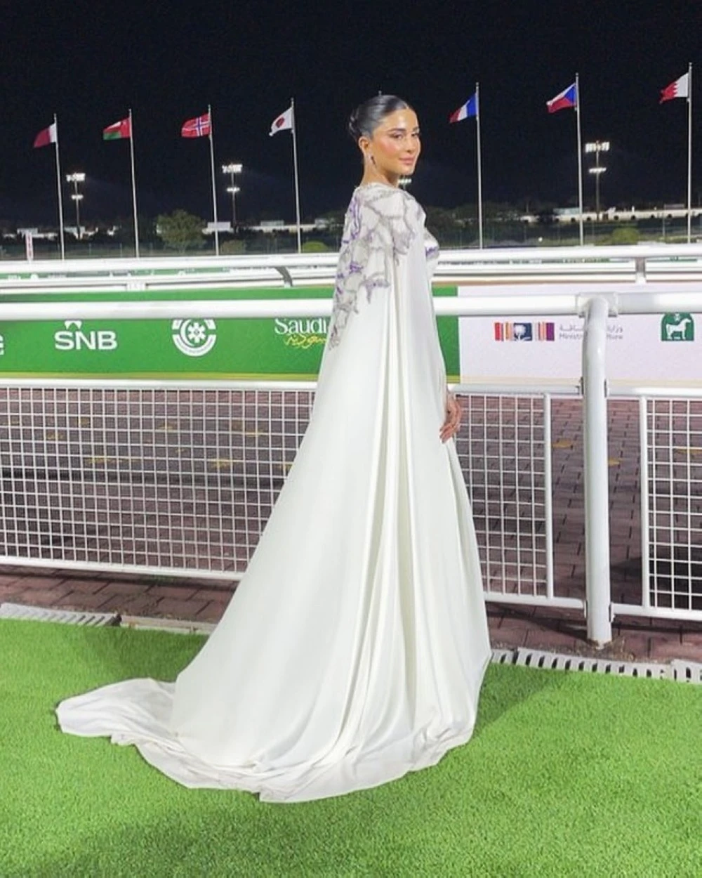 رهف الحربي في فستان من Hajruss في كأس السعودية