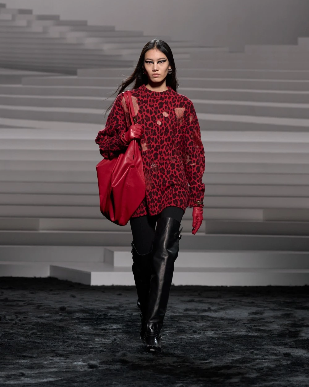 مجموعة فرزاتشي Versace لخريف وشتاء 2024-2025