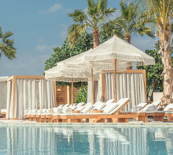 منتجع Kyma Beach Dubai ينقل أجواء صيف اليونان إلى دبي!