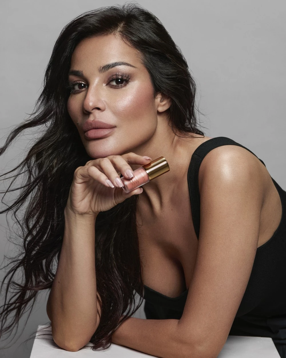  إطلاق Nadine Njeim Beauty