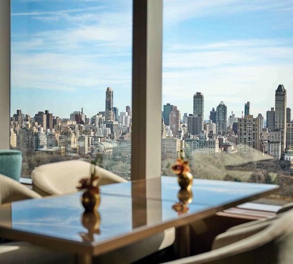 فندق Mandarin Oriental في نيويورك: سحر المدينة ينعكس في غرفتكِ