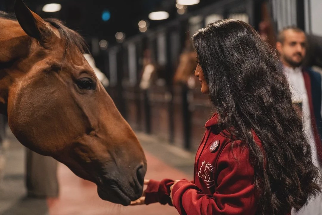 أفضل أماكن ركوب الخيل في السعودية: تجربة فريدة إن كنتِ محترفة أم مبتدئة