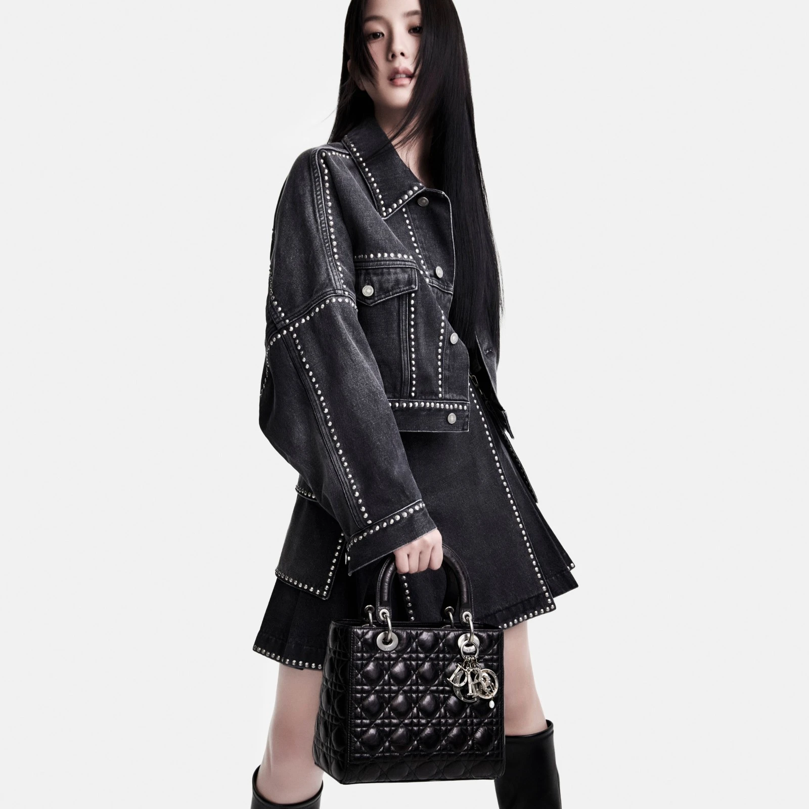  الحملة الجديدة الخاصة بحقيبة Lady Dior