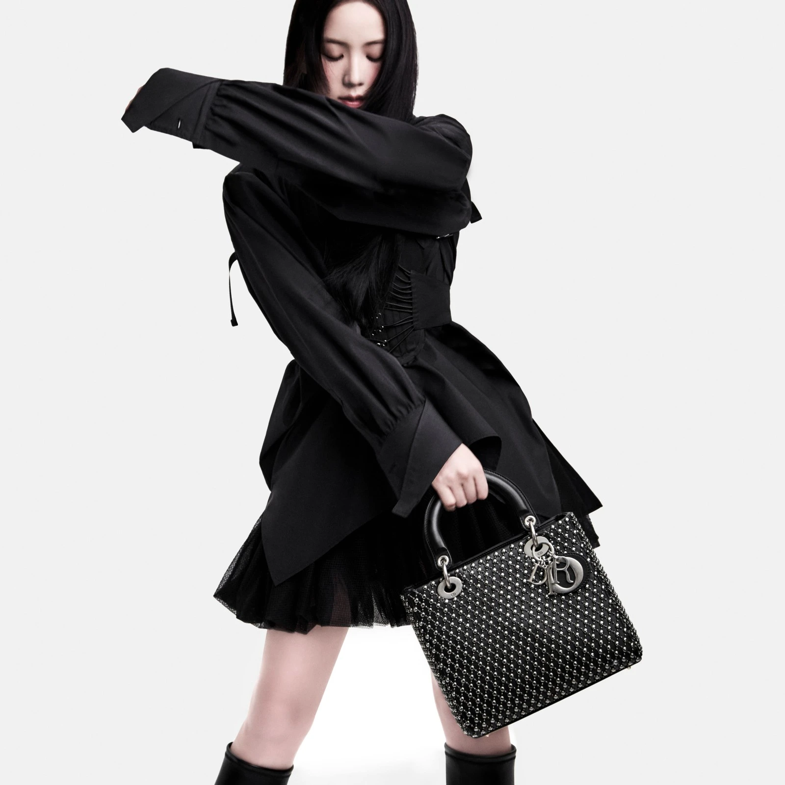  الحملة الجديدة الخاصة بحقيبة Lady Dior