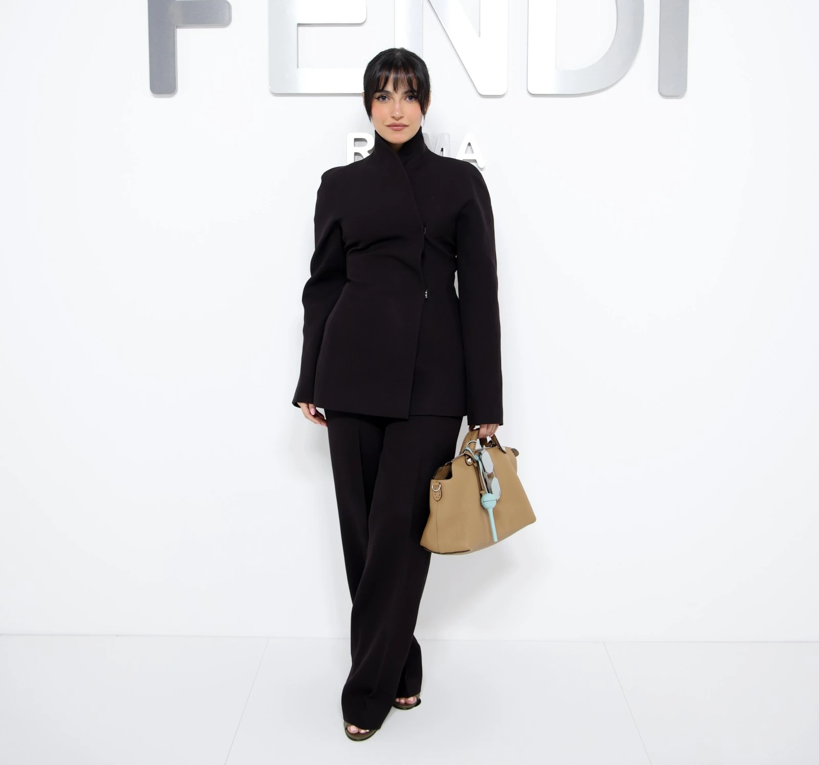 مجموعة Fendi لربيع وصيف 2025 تحتفل بمئويّة الدار