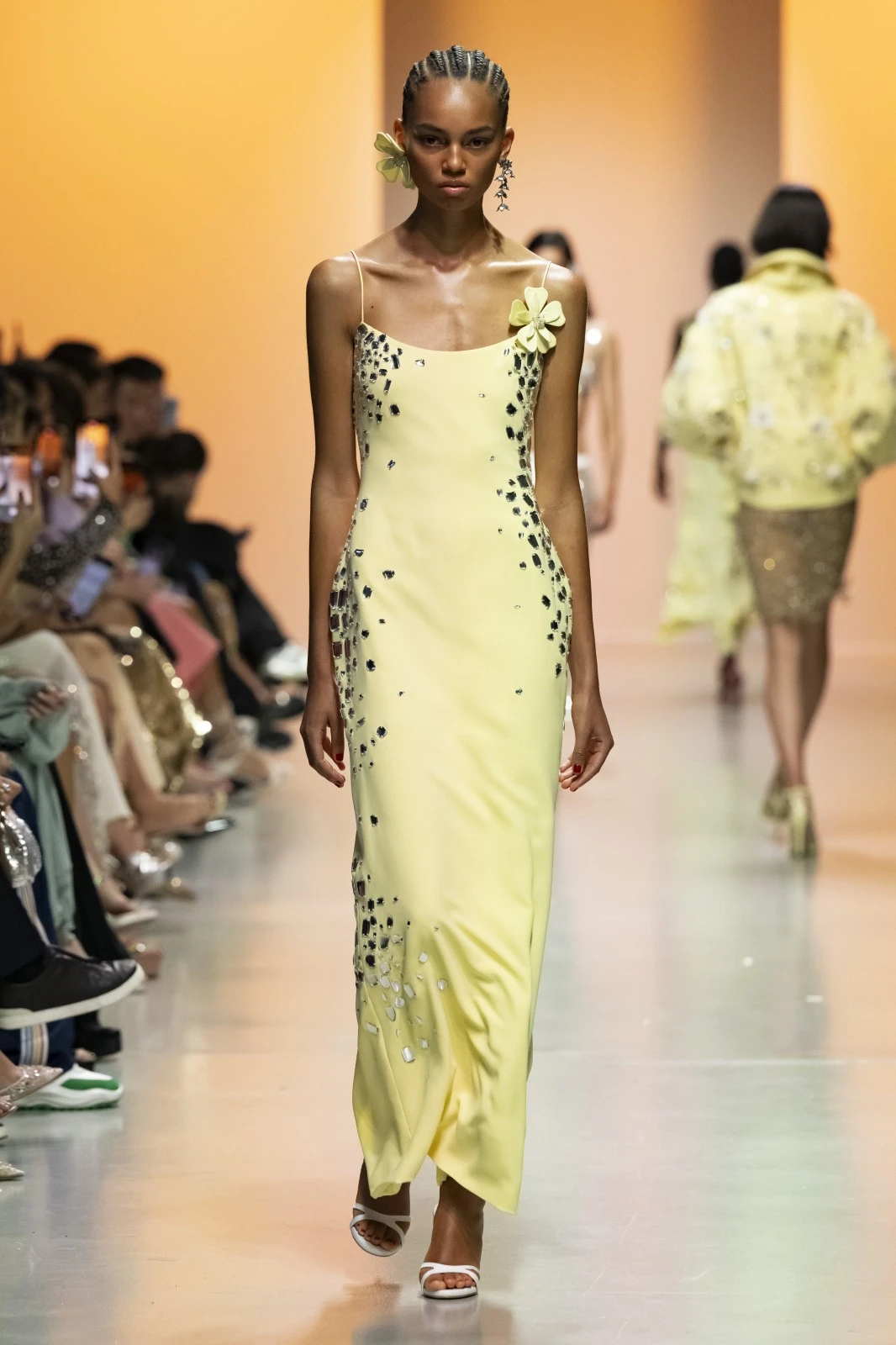 مجموعة Georges Hobeika لربيع وصيف 2025: إنعكاسٌ لجوهر الحياة