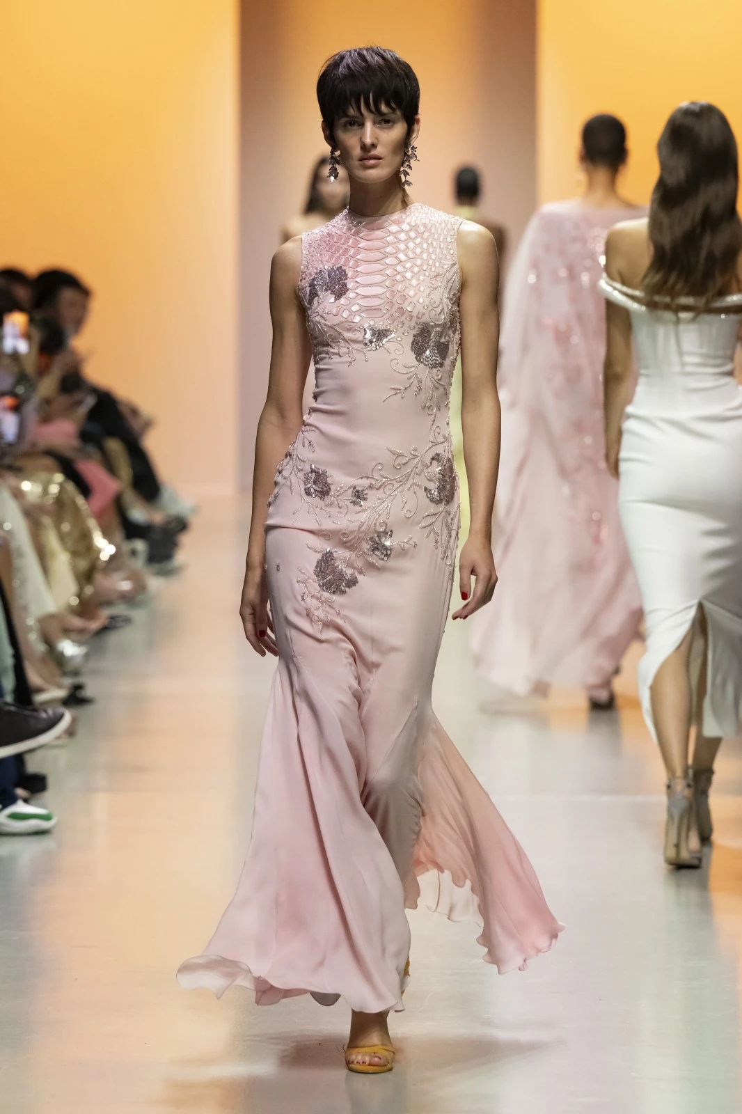 مجموعة Georges Hobeika لربيع وصيف 2025: إنعكاسٌ لجوهر الحياة