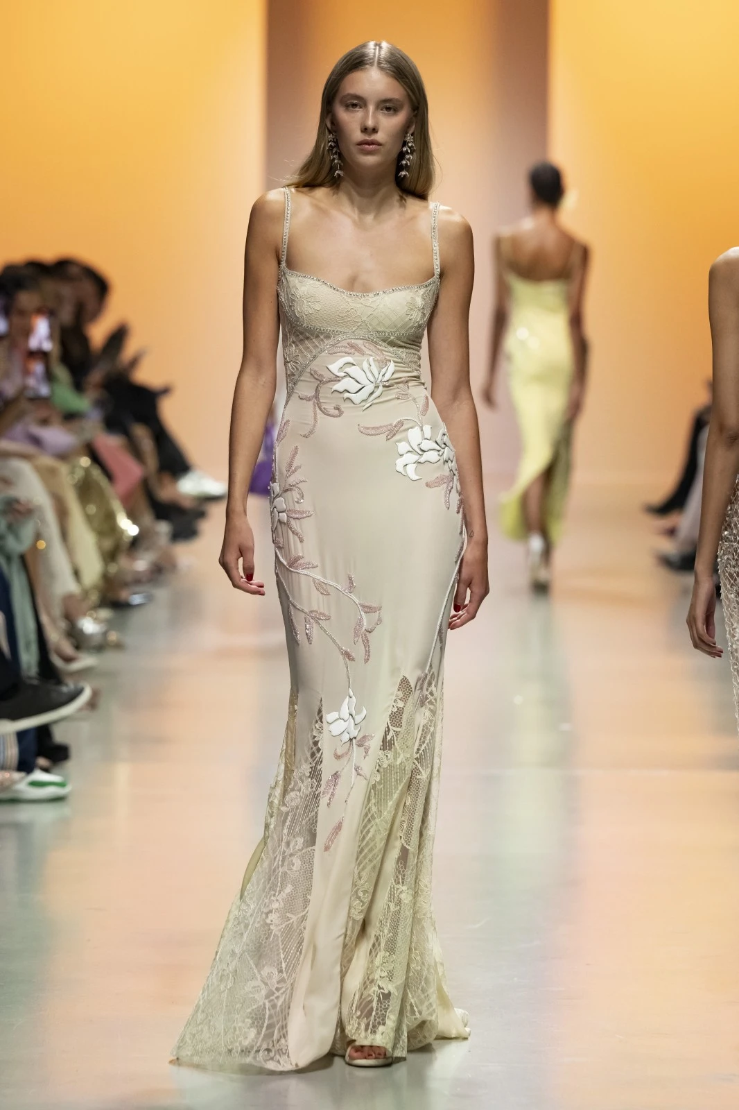 مجموعة Georges Hobeika لربيع وصيف 2025: إنعكاسٌ لجوهر الحياة