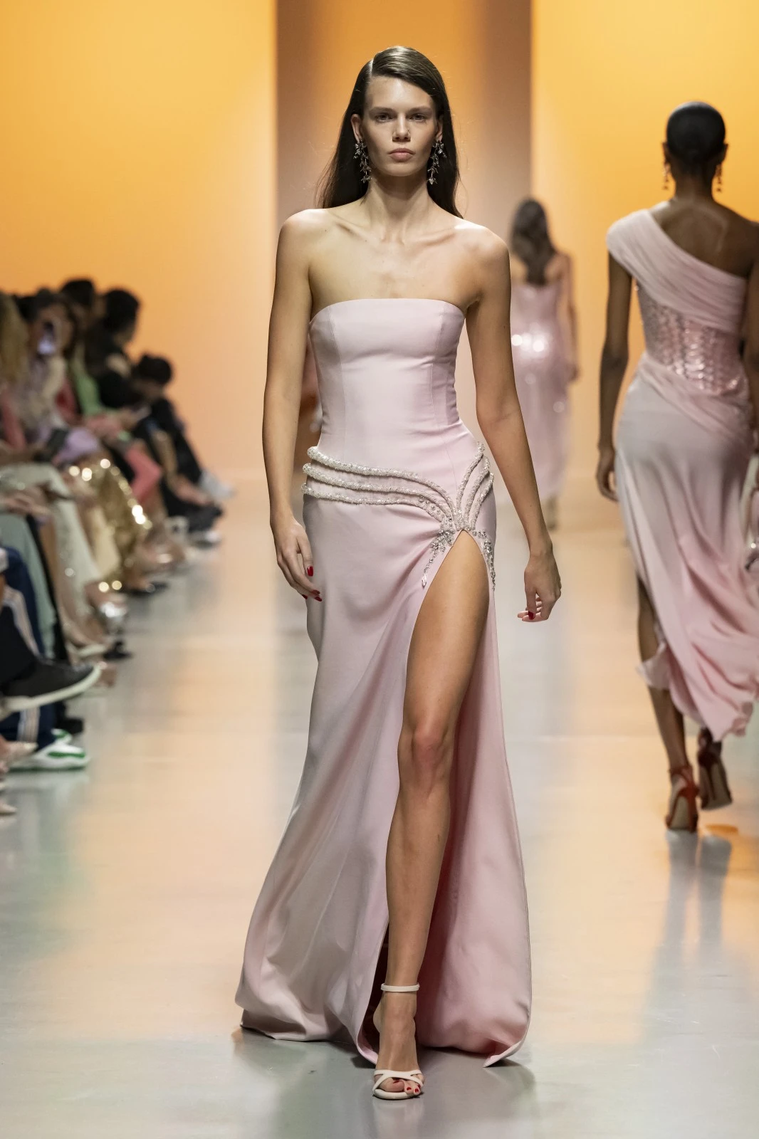 مجموعة Georges Hobeika لربيع وصيف 2025: إنعكاسٌ لجوهر الحياة