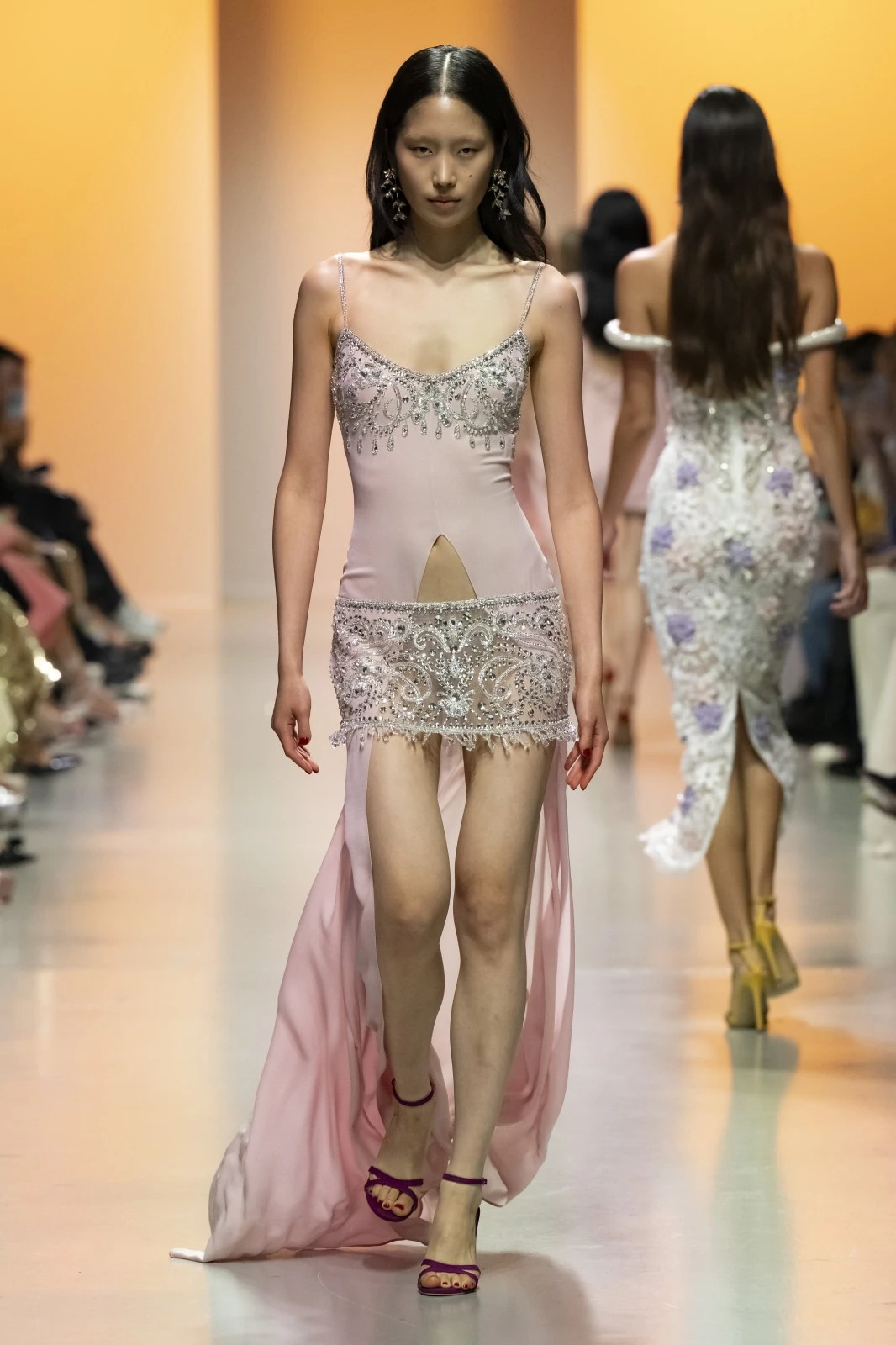 مجموعة Georges Hobeika لربيع وصيف 2025: إنعكاسٌ لجوهر الحياة