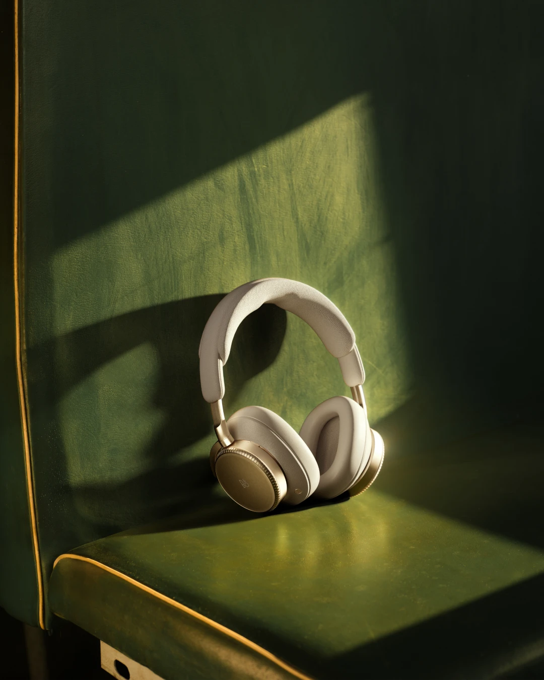 سماعات Beoplay H100 الجديدة