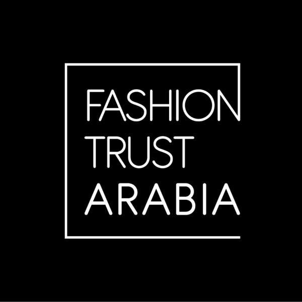 الفائزون بجائزة Fashion Trust Arabia 2024 يعرضون مجموعاتهم على موقع Ounass