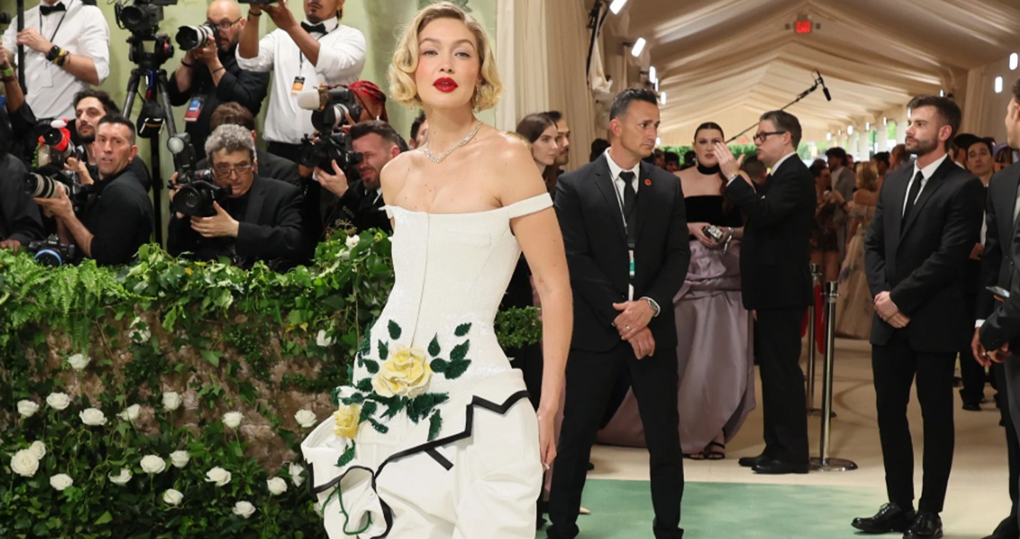 جولة على إطلالات الـMet Gala التي حجزت مكان لها في ذاكرة كلّ محبّي الموضة