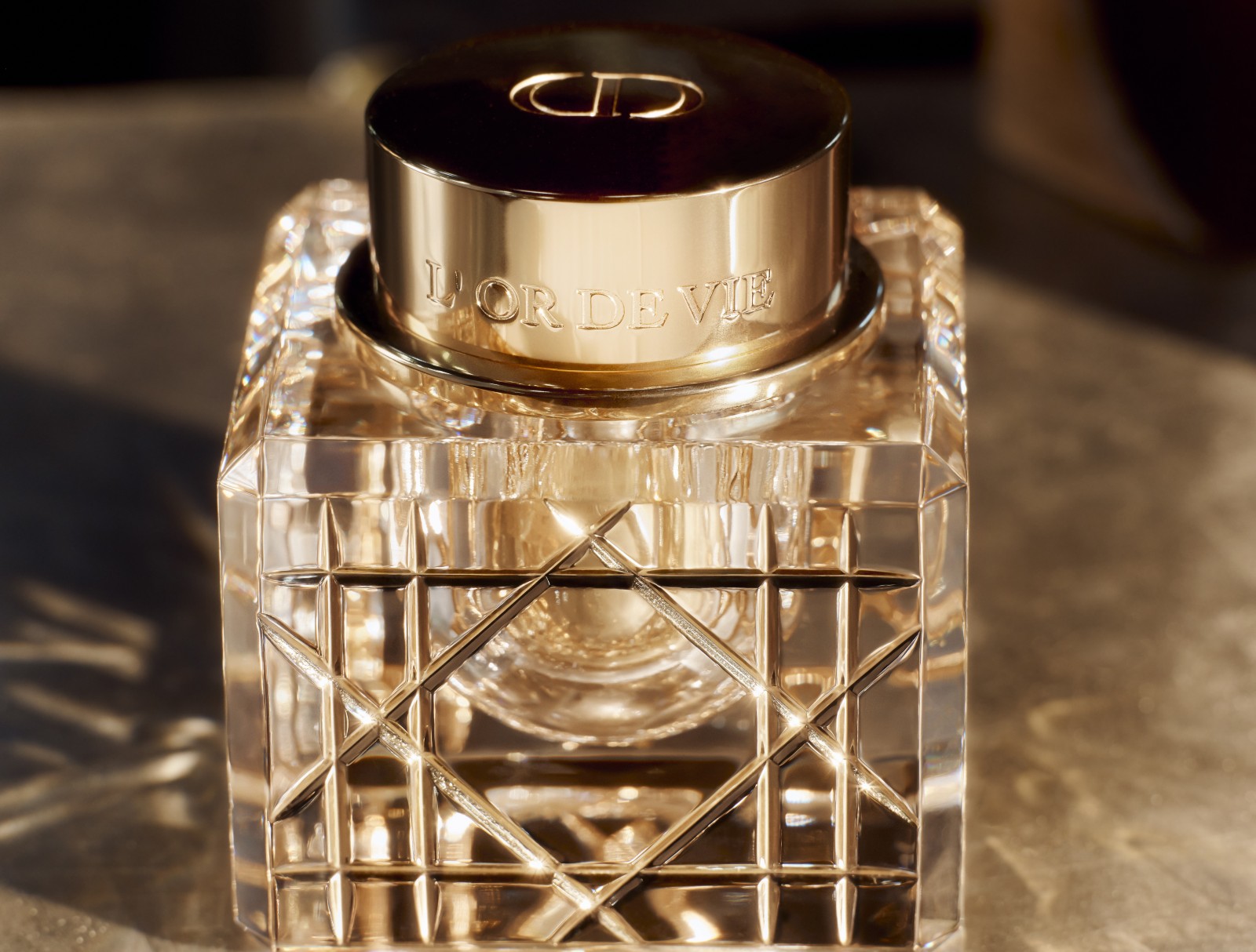 Dior تطلق L’Or de Vie La Crème by Baccarat بإصدار حصري من 9 نسخ