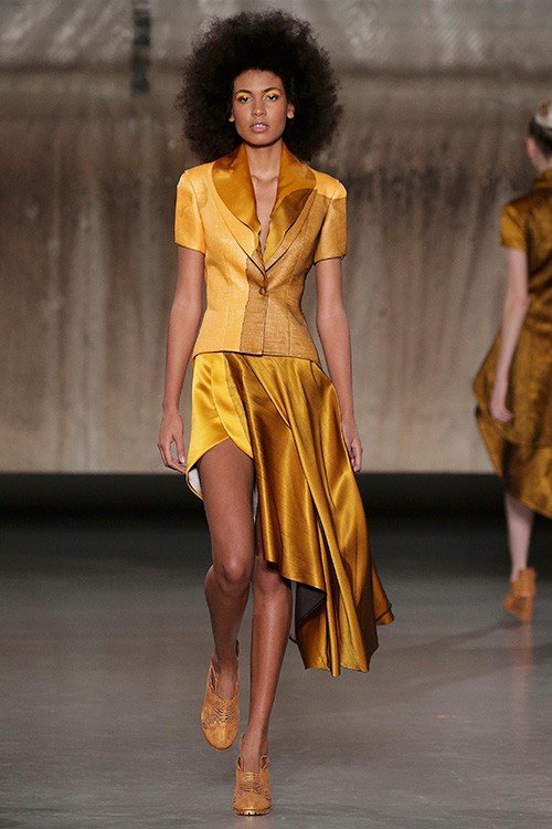 عرض أزياء Antonio Ortega لربيع 2018