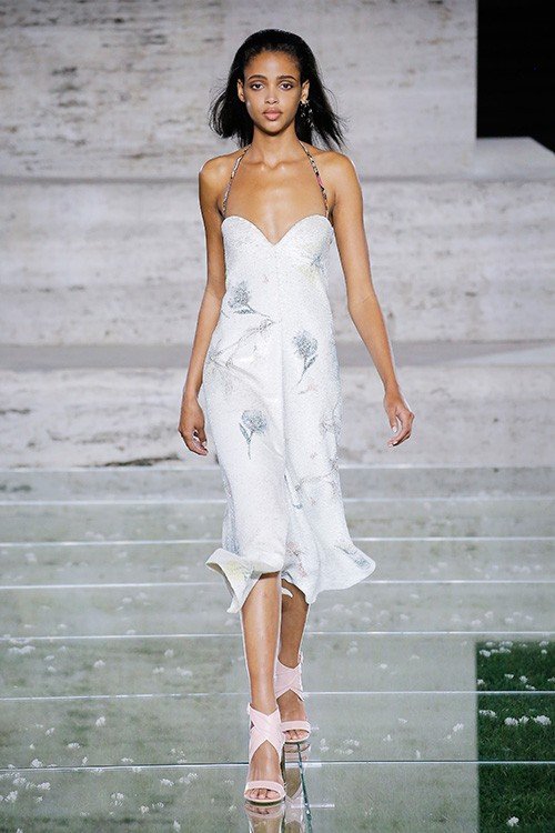 عرض أزياء Salvatore Ferragamo لربيع 2018، خلال أسبوع الموضة في ميلانو