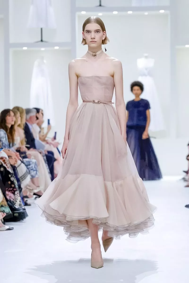 عرض Dior للخياطة الراقية لخريف 2018: تحيّة إلى الخيال الإبداعي الذي تولد منه الكوتور