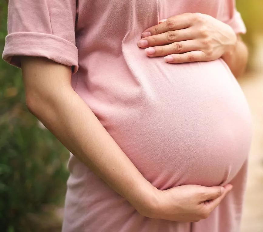 للمرأة الحامل: 6 مكوّنات في منتجات العناية بالشعر يجب الإبتعاد عنها