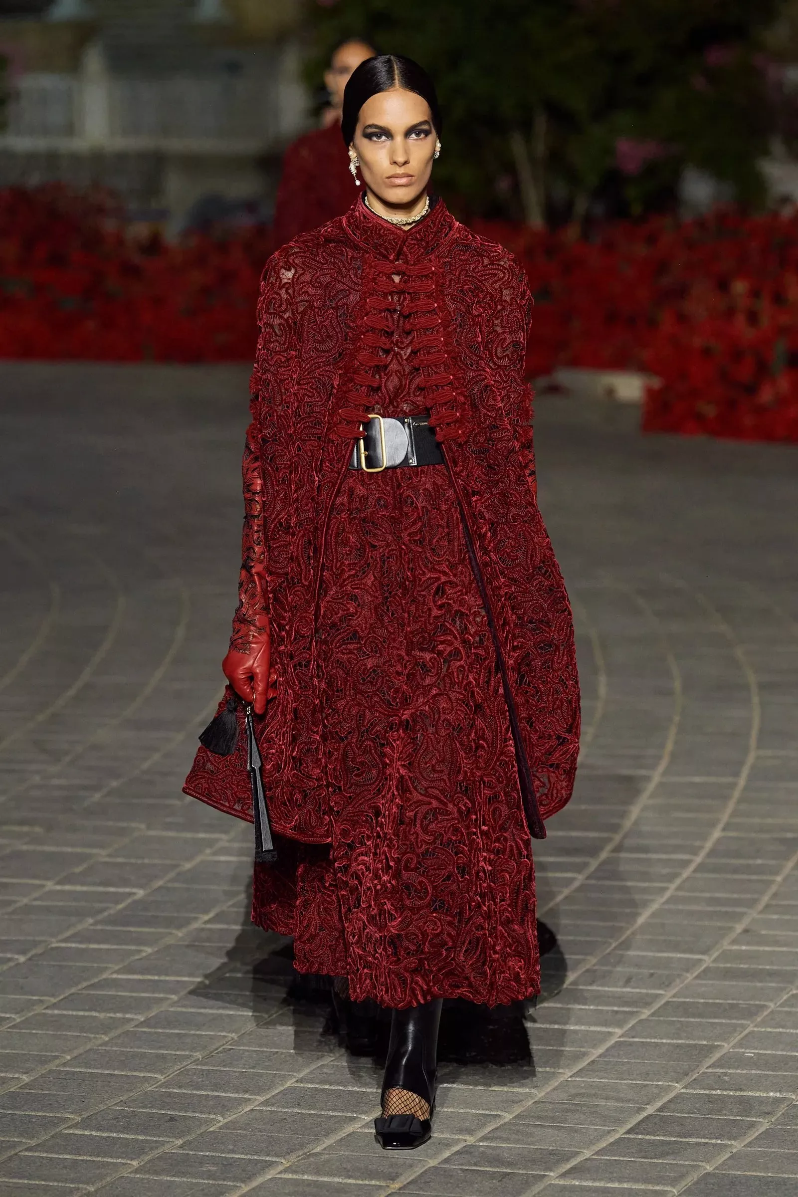 Dior تضيء سماء إشبيلية في إسبانيا بعرض مميّز لمجموعتها التحضيرية لربيع 2023