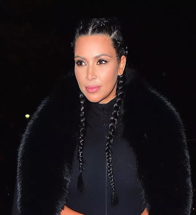 Kim Kardashian في أول إطلالة رسميّة بعد إنجابها إبنها