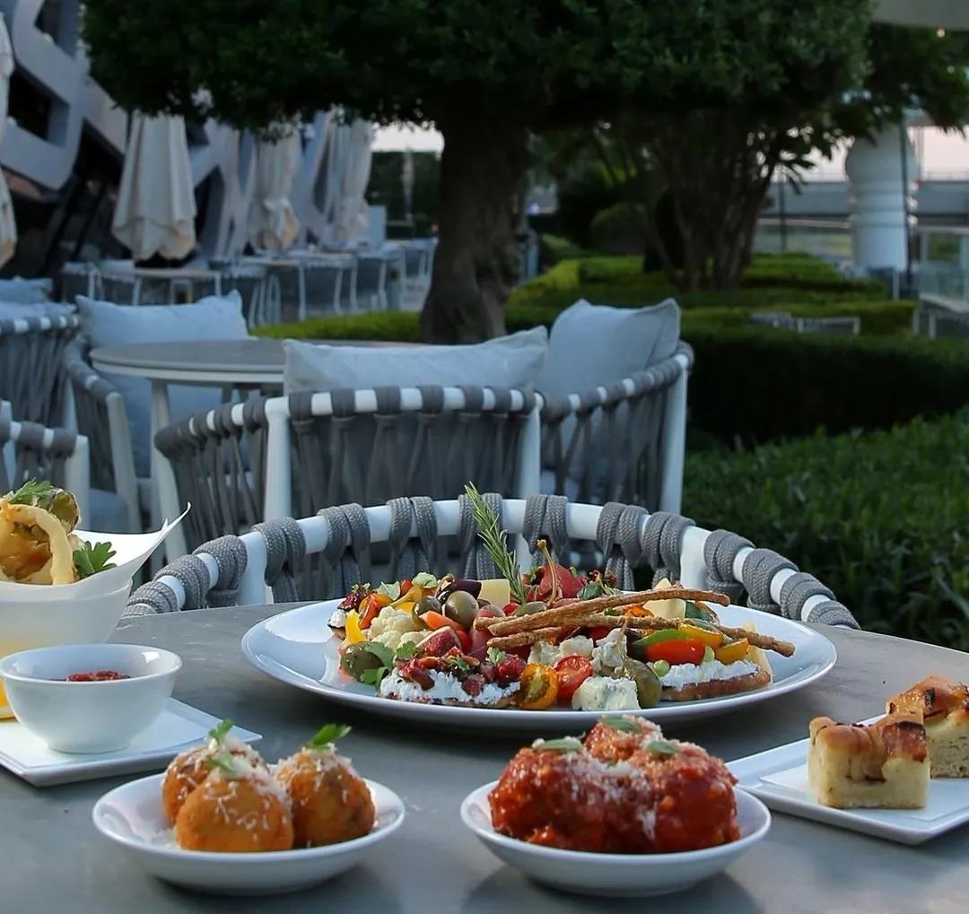 أفخم مطاعم الدوحة التي ستكون ضمن خياراتكِ المقبلة، لغداء وعشاء لا يُنتسى