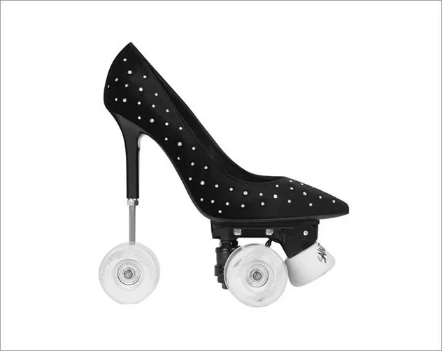 للمرأة المتهوّرة والمجازفة، Saint Laurent Paris تطلق حذاء مزوّد عجلات تزحلق