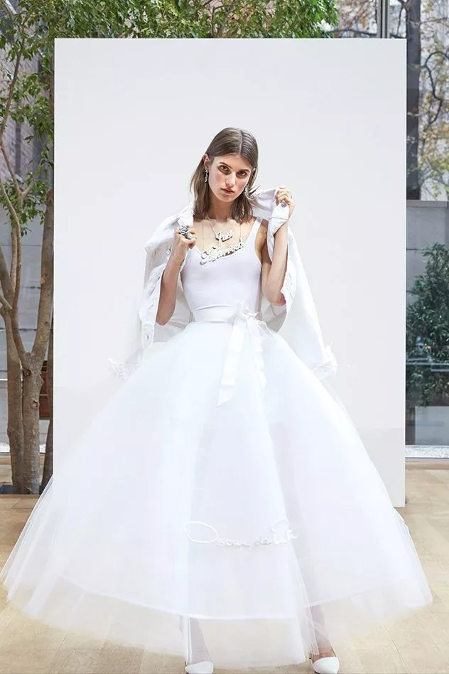 17 فستان زفاف مبتكر القصّة ستعشقه عروس 2017 غير التقليديّة